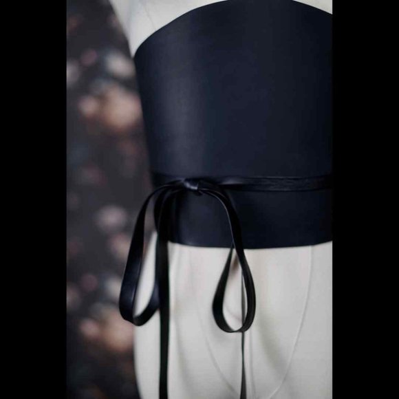 Dehanche Inspired Leather Corset Belt with Tie Straps - Picture 3 of 11